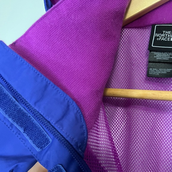 The North Face HyVent, Women’s X-Small, waterproof, breathable, rain jacket. - Picture 8 of 13